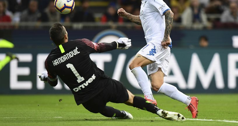 Samir Handanović brani zicer Empoliju (Foto: AFP)