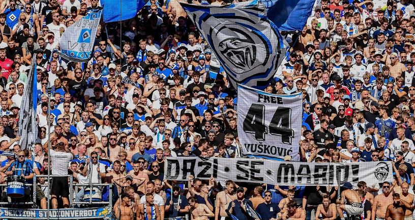 Navijači HSV-a u podršci Mariju Vuškoviću