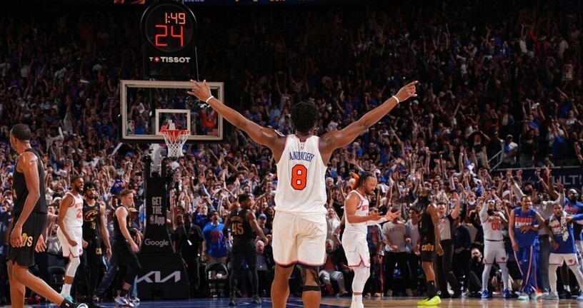 Cleveland Cavaliers v New York Knicks