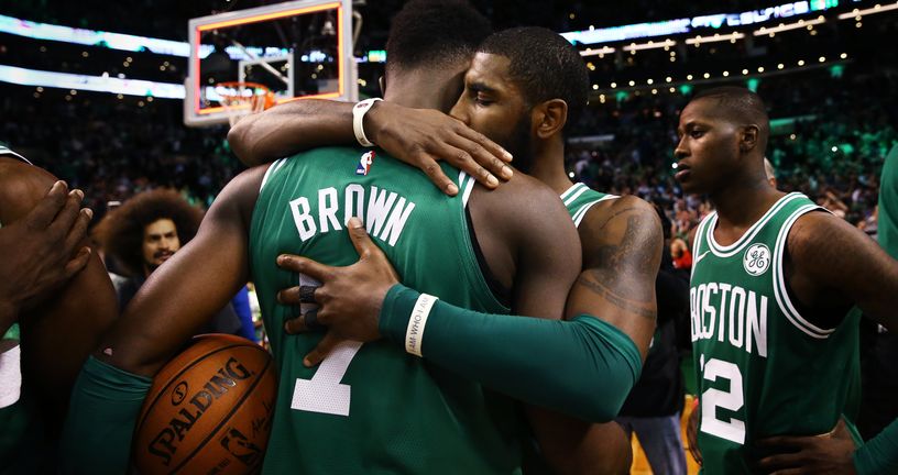 Brown i Irving u zagrljaju (Foto: AFP)