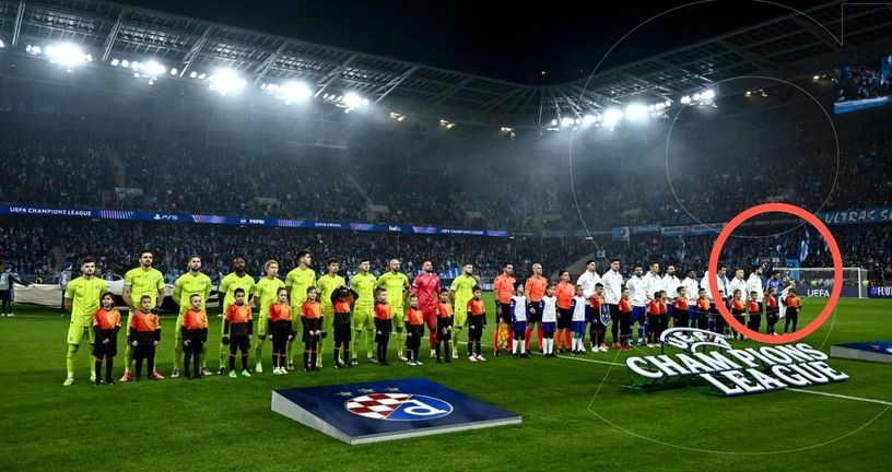 Igrači Slovana i Dinama prije intoniranja himne Lige prvaka