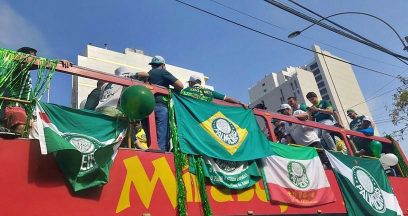 Autobus s navijačima Palmeirasa