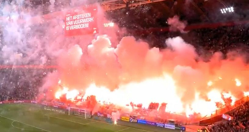 Vatromet na utakmici Ajaxa