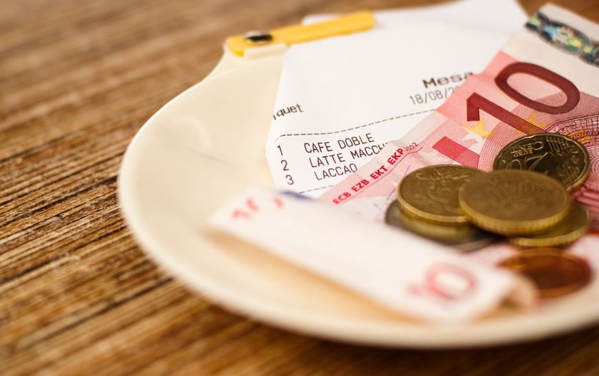 Konobar je tvrdio da treba ostaviti barem 1000 eura