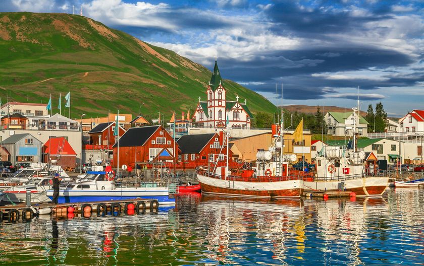 Islandski grad na obali mora