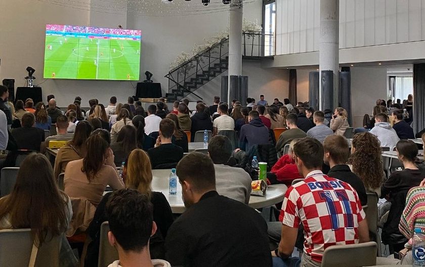 Velik odaziv studenata na organiziranom praćenju prve utakmice Hrvatske na SP-u