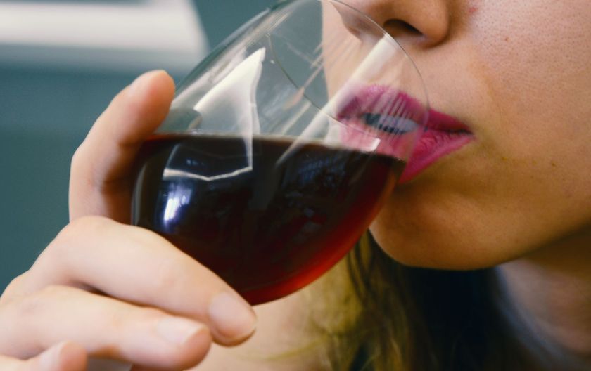 Crno vino često izaziva najgore glavobolje