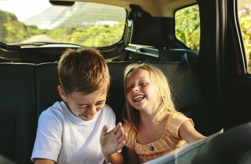 Kako zabaviti djecu u autu?