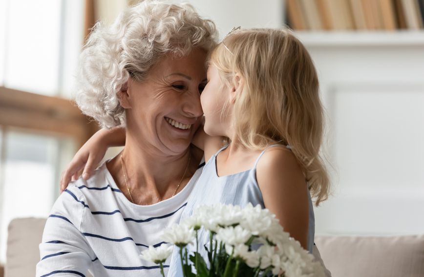 Sve je više baka koje svoju mirovinu ne zamišljaju tako da je provedu čuvajući unuke