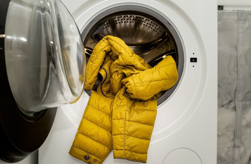 Provjerite na etiketi smijete li jaknu staviti u perilicu rublja