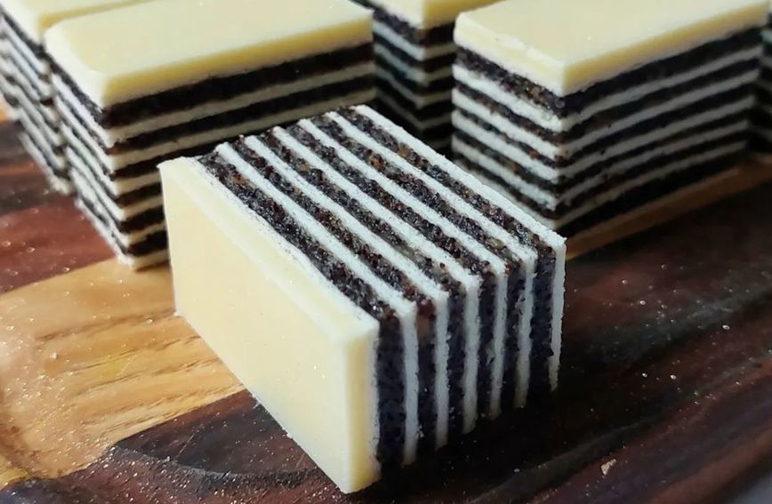 Kolač od bijele čokolade i maka prema receptu blogerice Lidije Đurić