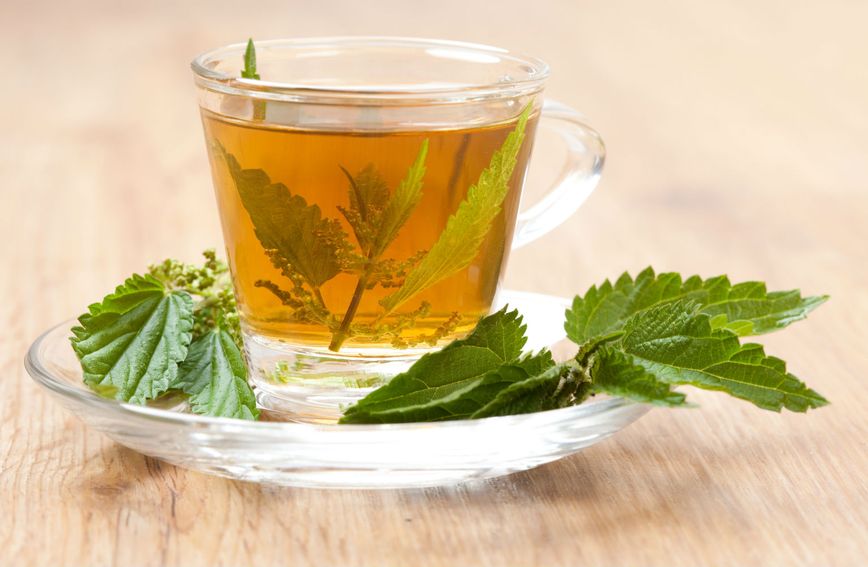Čaj ZIP sadrži list borovnice, list maline, koru šipka, list koprive, list jagode, maslačak i druge vrijedne sastojke