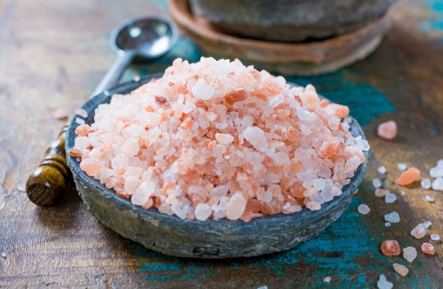 Himalajska sol sadrži željezni oksid i druge minerale u tragovima