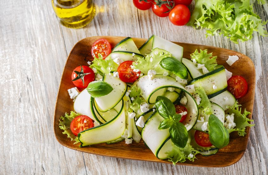 Lagana salata savršen je obrok ljeti