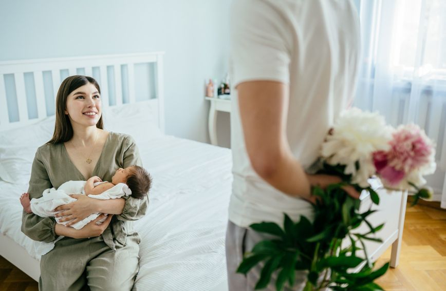 Treba li muž kupiti poklon ženi nakon što rodi?