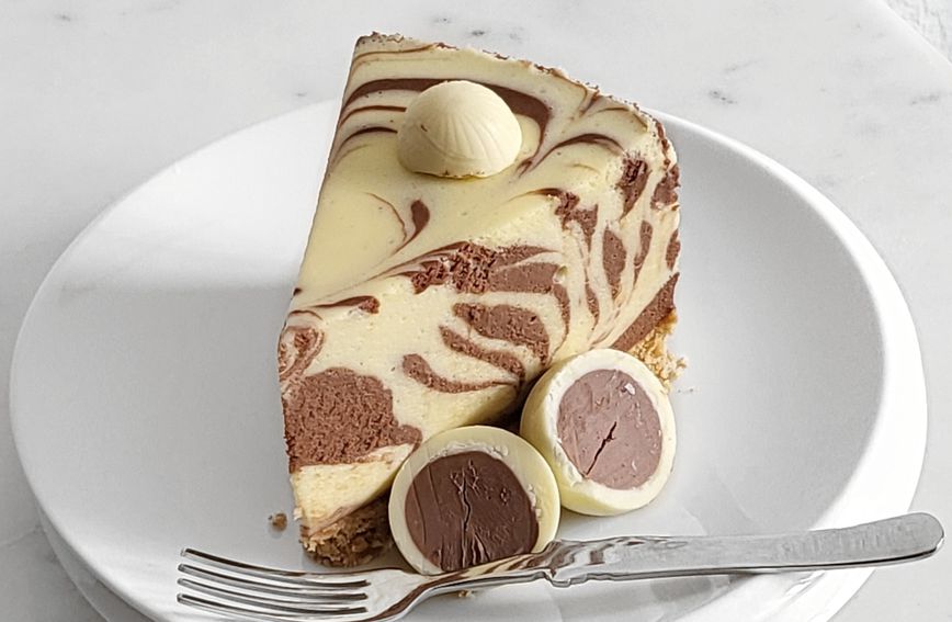 Isprobajte recept za zebra mousse tortu koja izgleda fantastično, a takav joj je i okus