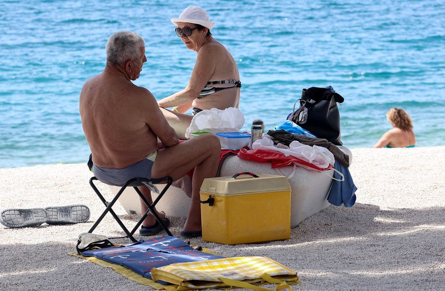 Prizor sa plaže u Žnjanu