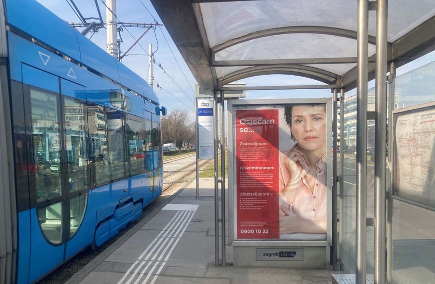 Plakati s pitanjima nalaze se diljem Zagreba