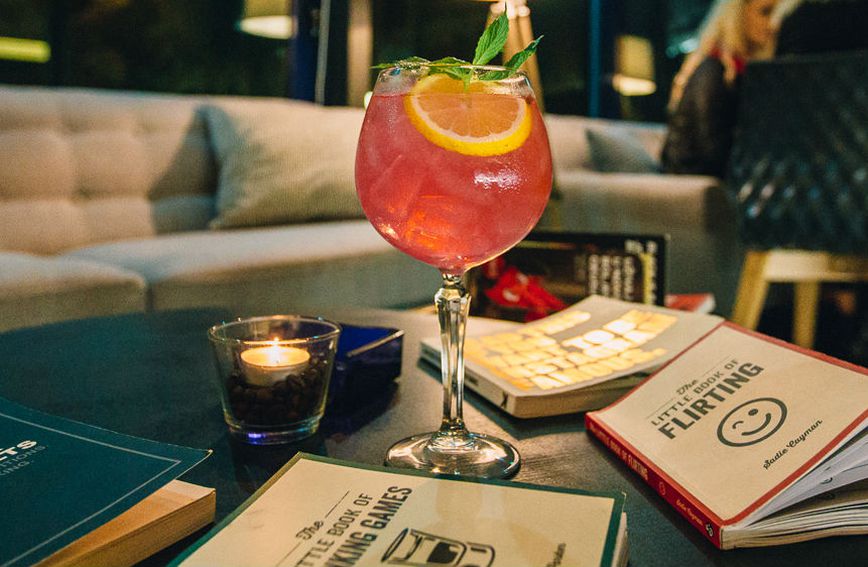 Ružičasti džin-tonik Hugo's pravi je hit u ovom kafiću i noćnom klubu