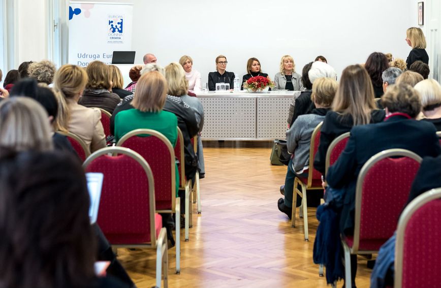 U Hrvatskoj od raka dojke godišnje oboli oko 2.400 žena, a čak jednoj trećini žena dijagnosticiran je metastatski rak dojke (Foto: Zadovoljna.hr)