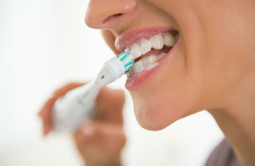 Stomatolozi preporučaju prati zube dvaput dnevno po dvije minute