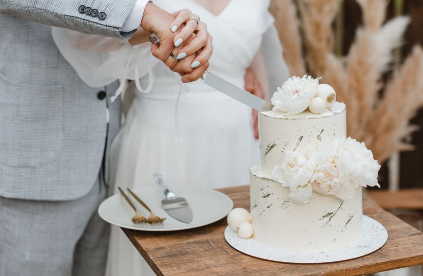 Neki hoteli naplaćuju rezanje svadbene torte