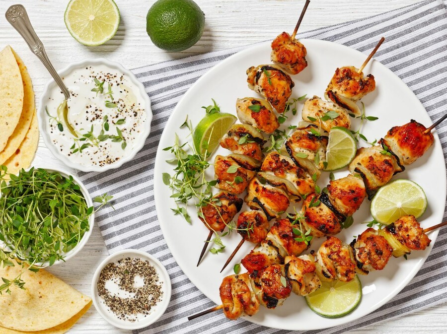 Grčki pileći ražnjići