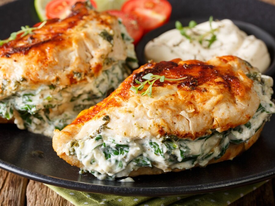 Pileća prsa punjena špinatom i krem sirom