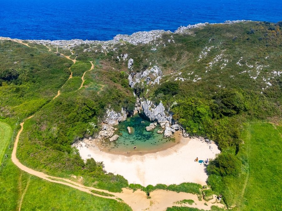 Playa de Gulpiyuri