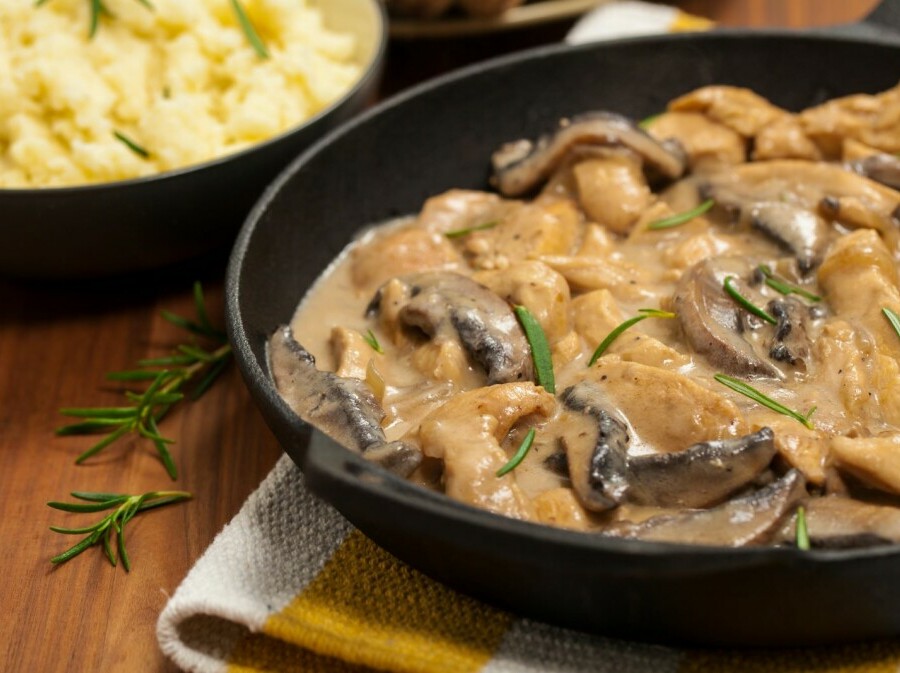 Pileći stroganoff