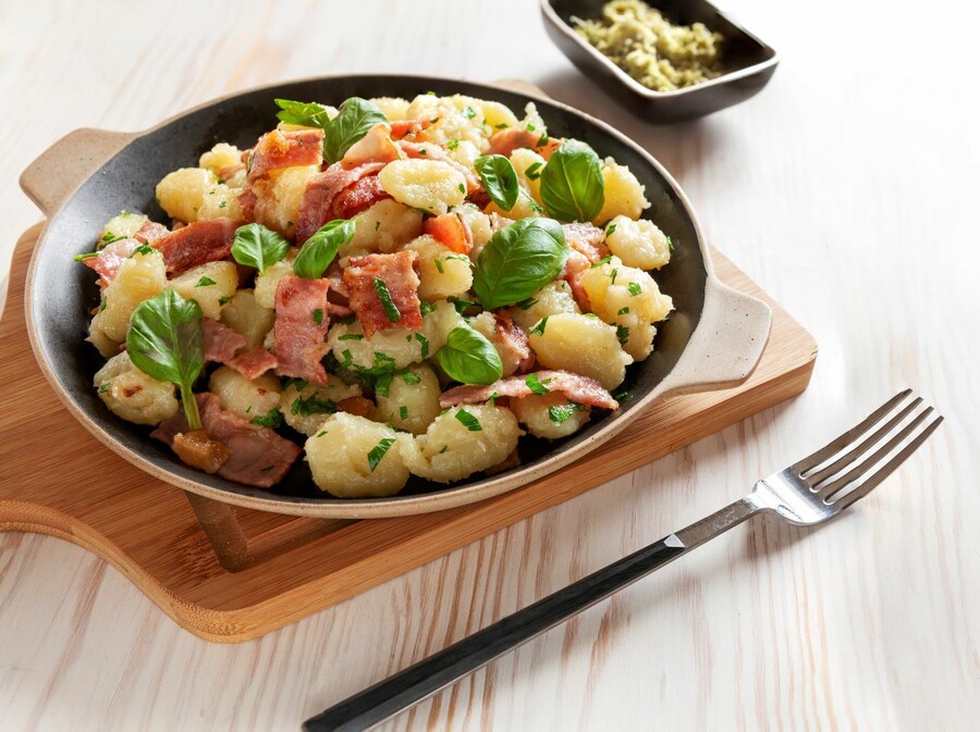 Njoki s piletinom i slaninom