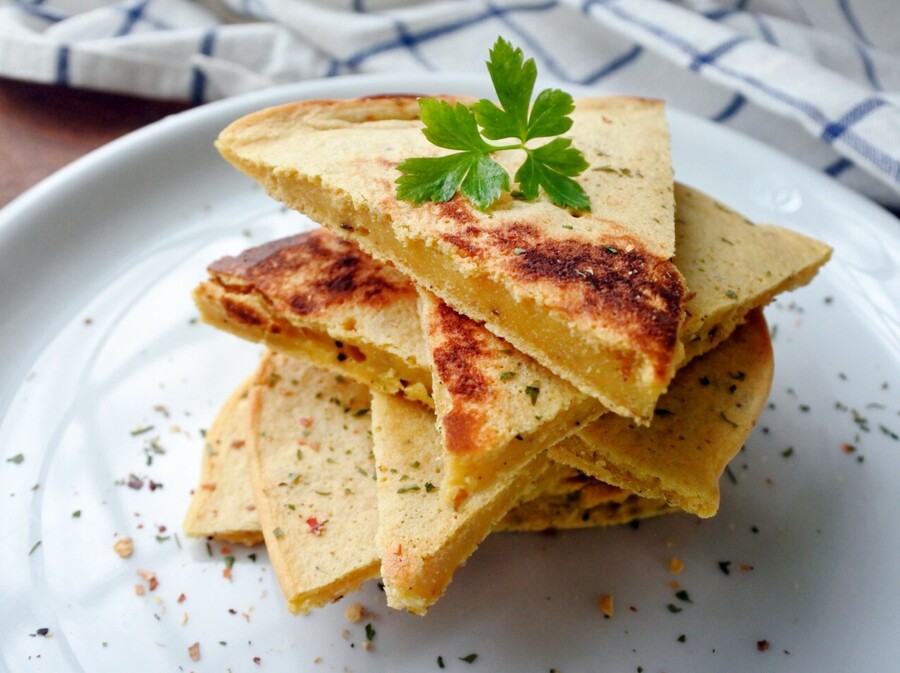 Talijanska pogača farinata od brašna slanutka