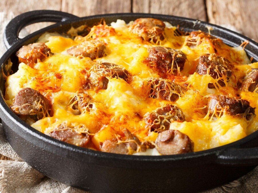 Složenac od kobasica i krumpira