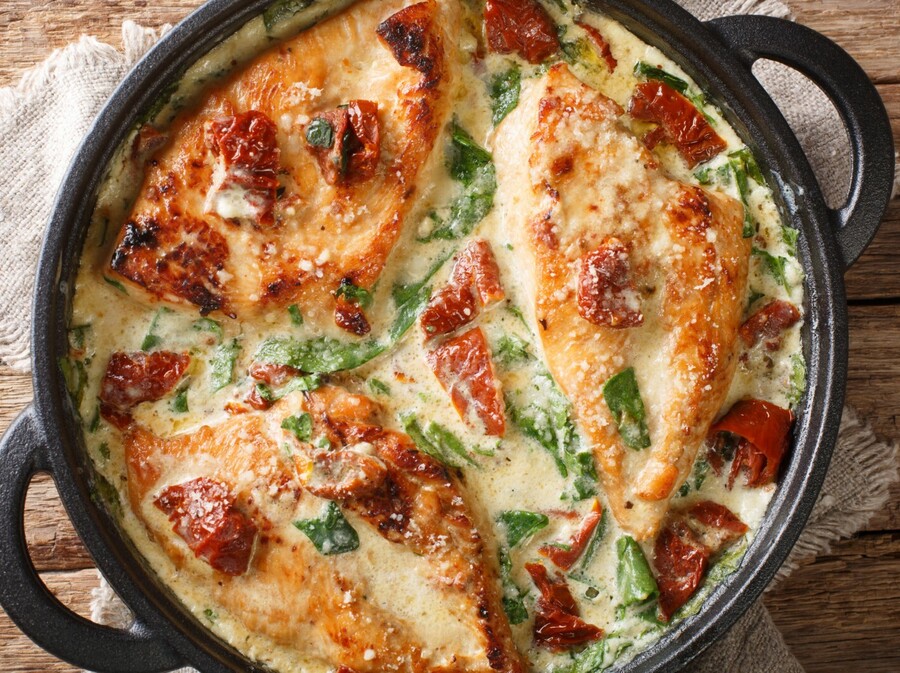 Piletina i gljive u finom umaku