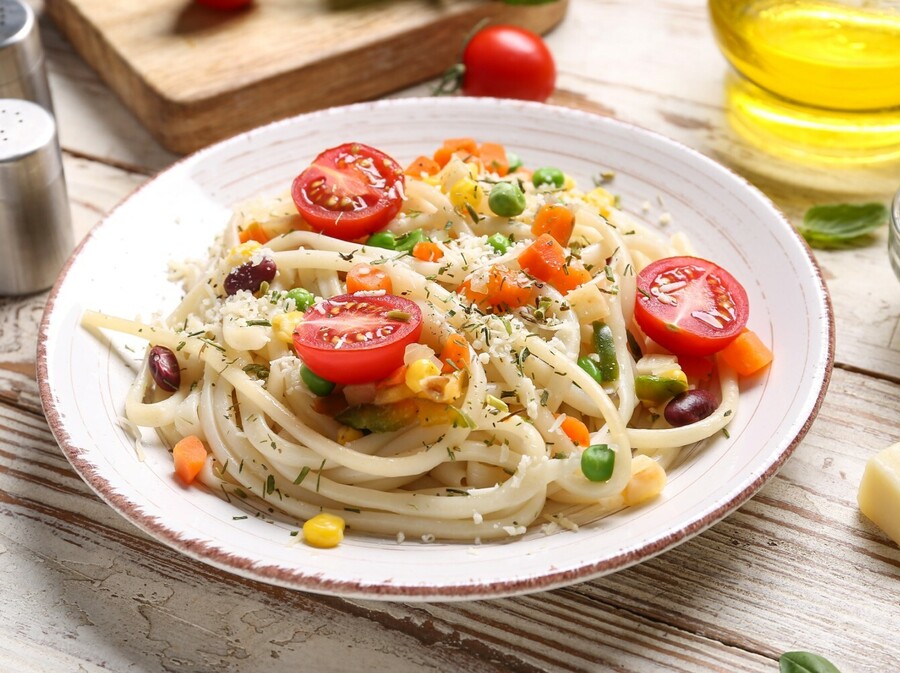 Tjestenina s mrkvicom i graškom