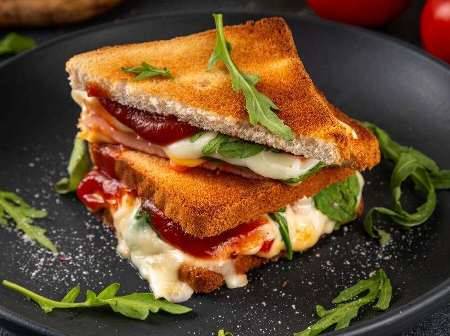 Tost s okusom slavonske pizze