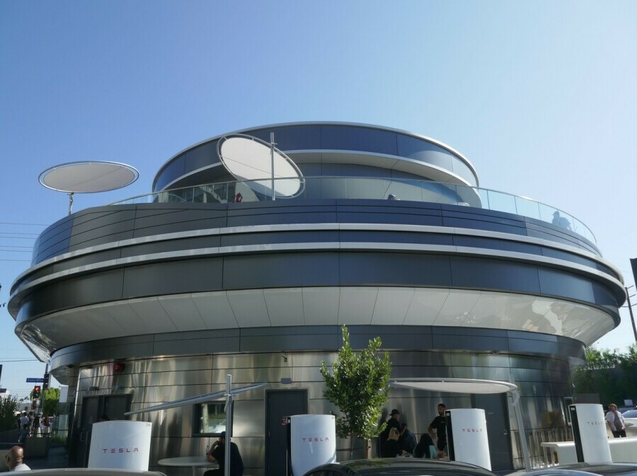Tesla Diner, Kalifornija, SAD - 3