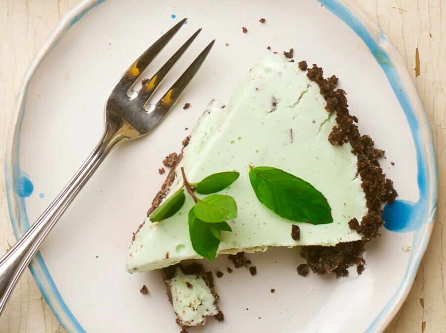 Čokoladni cheesecake s okusom mente