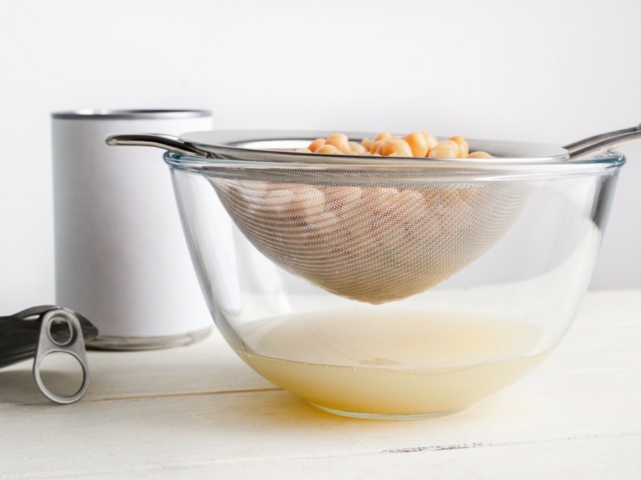 Tekućina iz konzerve slanutka ili graha zove se aquafaba