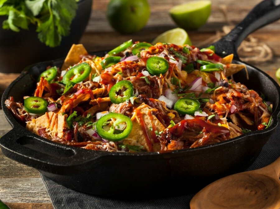 Nachos s vučenom svinjetinom