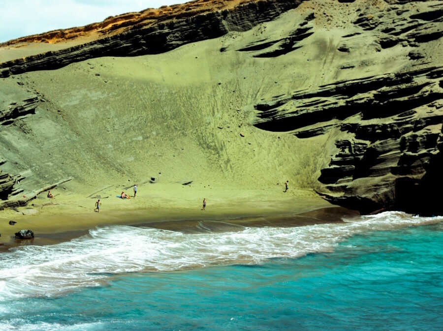 Nestvarno lijepa zelena plaža na Havajima