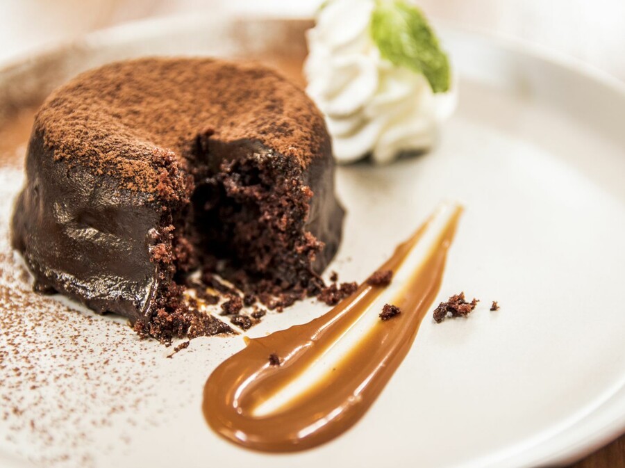 Čokoladni lava kolači s kikiriki maslacem