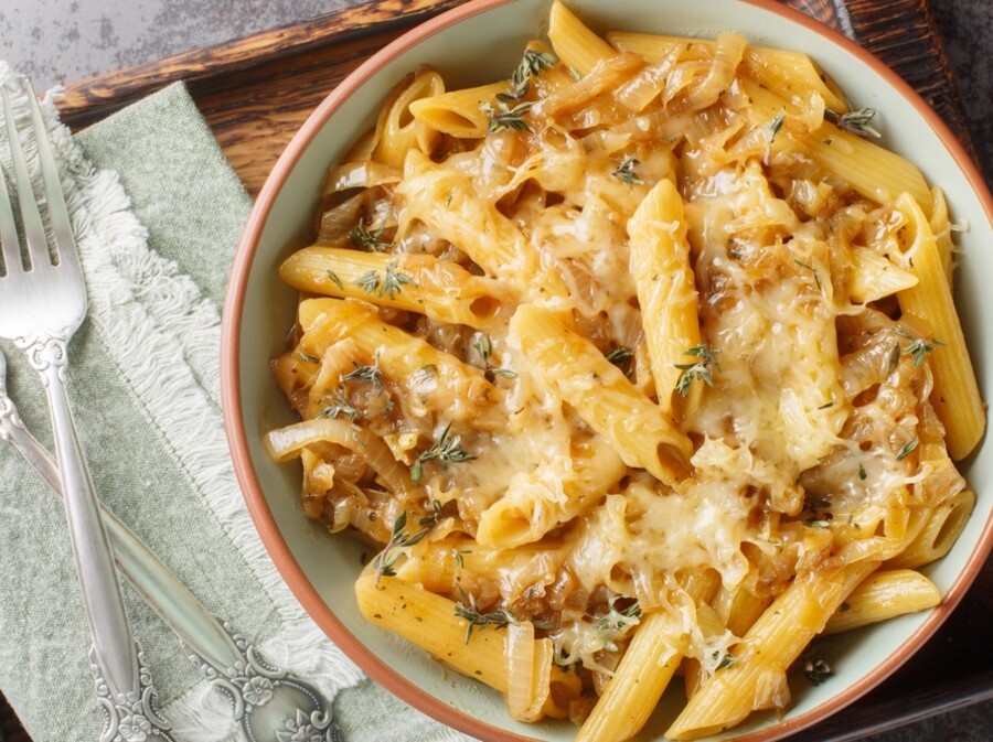 Tjestenina sa sirom i lukom