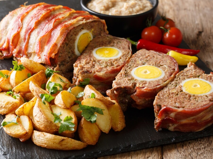 Mesna štruca punjena kuhanim jajima