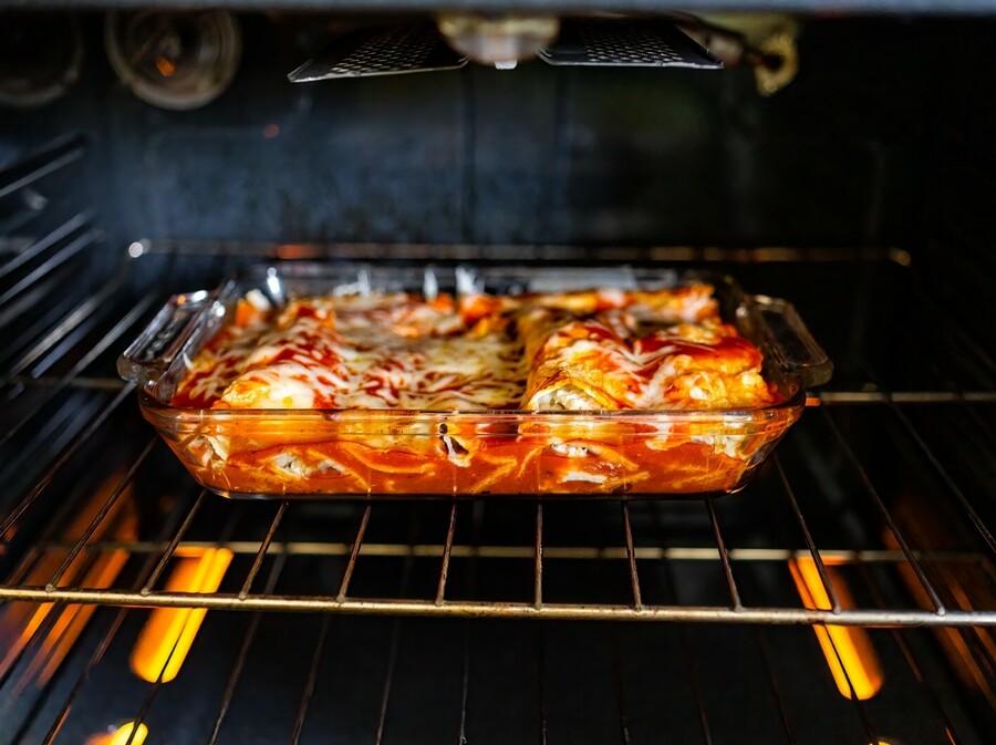 Pripazite kada stavljate staklenu vatrostalnu posudu u pećnicu