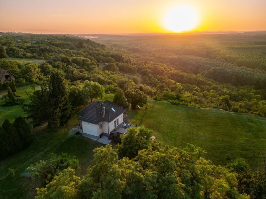 Hilltop House - 2