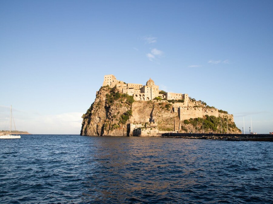 Aragonski dvorac u Napuljskom zaljevu - 3