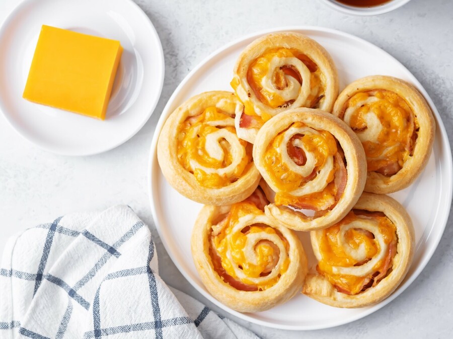 Slani puž od sira i špeka