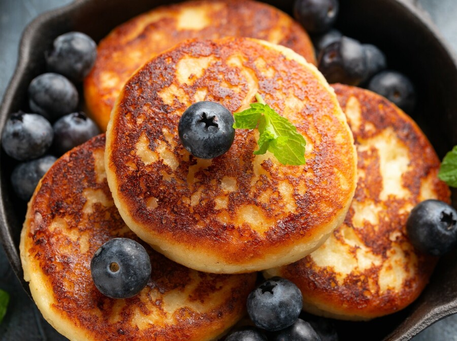 Dodajte zrnati sir u smjesu za palačinke