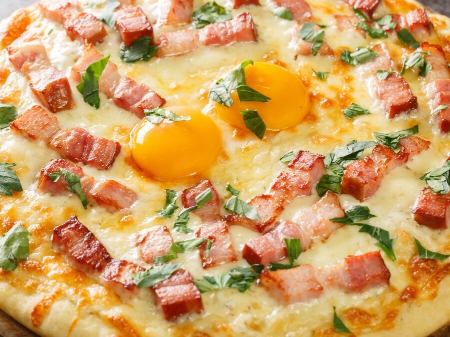 Pizza carbonara